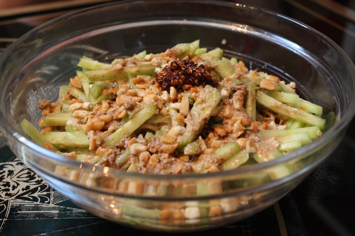 Salade chinoise de nouilles et concombre